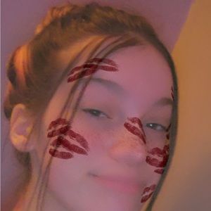 Meet your Posher, Chloe